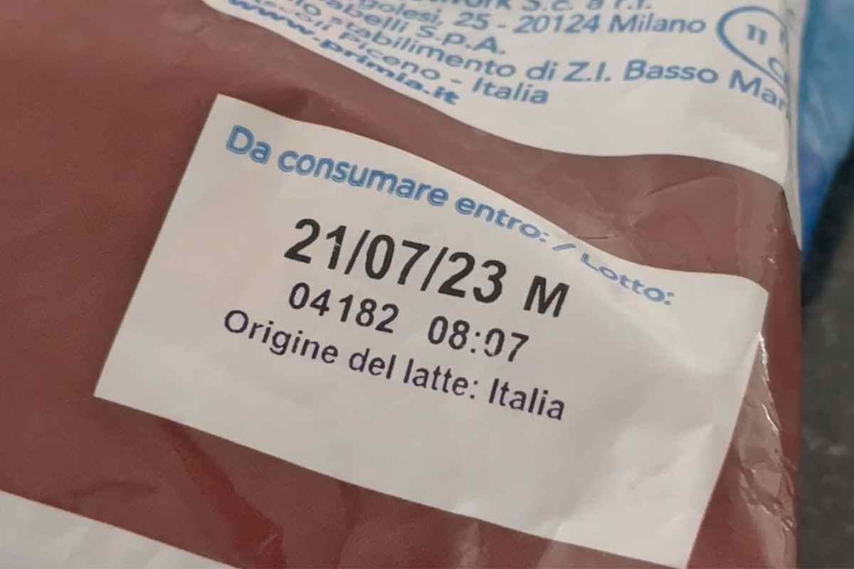 data di scadenza dietro un prodotto